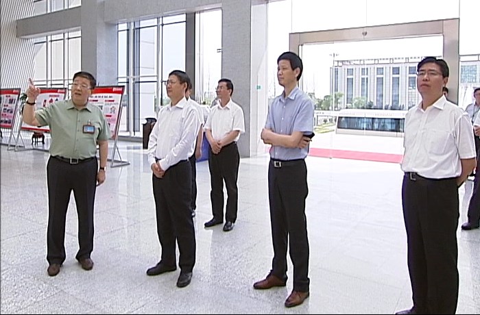 江苏省委常委、组织部部长郭文奇莅临AG亚娱平台药业调研指导
